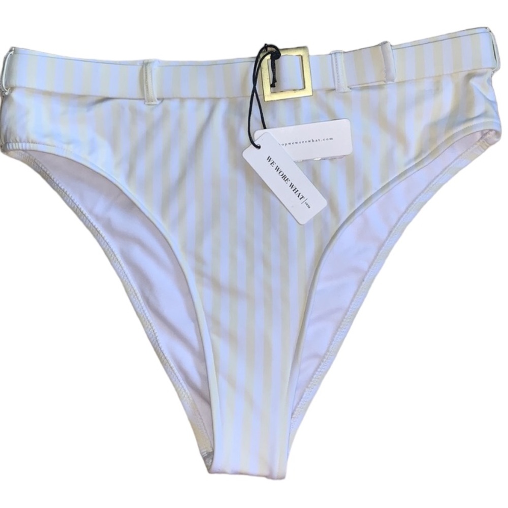 3/10 🆕 WeWoreWhat Emily High-Waist Bikini Bottom